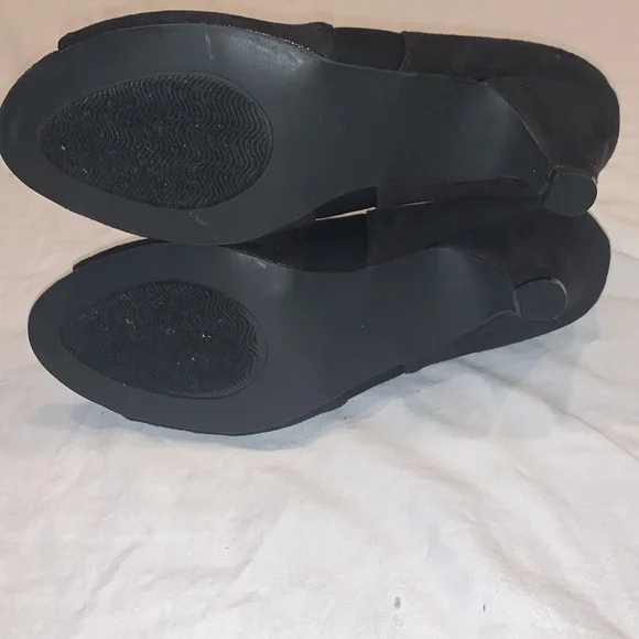 ComfortView suede heels - Picture 3 of 3